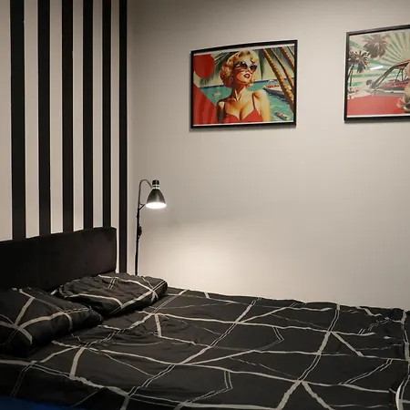 Wyjątkowy Z Prysznicem Pośrodku Na Wyjątkowe Wieczory *