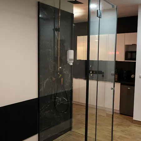 Wyjatkowy Z Prysznicem Posrodku Na Wyjatkowe Wieczory * Lodz