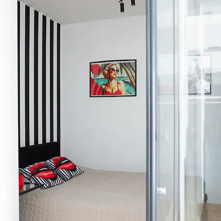 Lejlighed Wyjatkowy Z Prysznicem Posrodku Na Wyjatkowe Wieczory