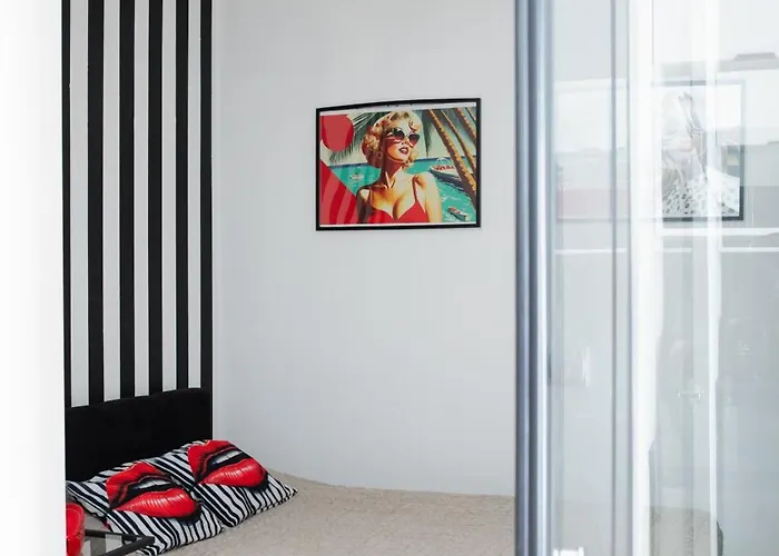 Апартаменты Wyjatkowy Z Prysznicem Posrodku Na Wyjatkowe Wieczory